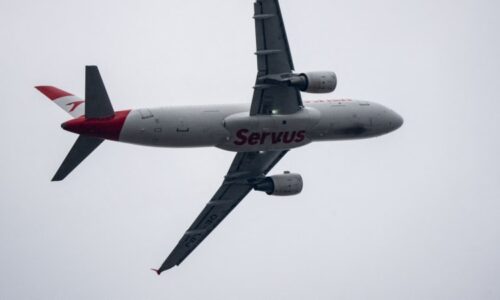 Airbusu při startu upadlo kolo, ukazují záběry. Letíme dál, rozhodl kapitán a přeletěl oceán