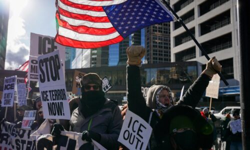 Študenti a učitelia v USA usporiadali školské štrajky a verejné protesty. Chcú odchod agentov ICE z Minnesoty