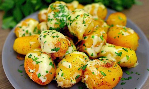 Ein einfaches und leckeres Kartoffelrezept. Abendessen in wenigen Minuten!