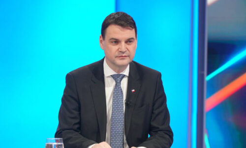 Údajný spolužák Macinky nabízí nechutné kompro. Naprostý blud, reaguje ministr