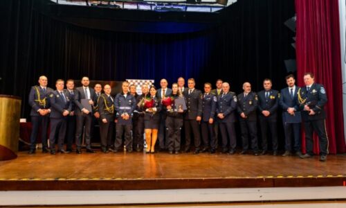 Mesto Košice ocenilo príslušníkov mestskej polície, ktorí vlani zachránili ľudské životy – FOTO