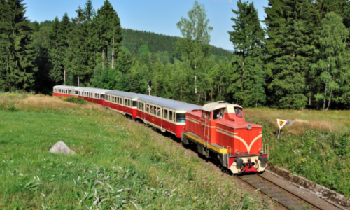 Za technologickým unikátem do Jizerek: Zubačkou vás sveze jen zkušený strojvedoucí