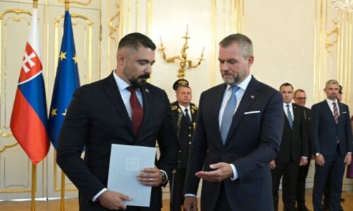 Pellegrini dal riaditeľovi SIS Gašparovi 15 dní na vyjadrenie k jeho dopravnej nehode v Nitre