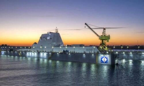 V USA vyzbrojili neviditeľný torpédoborec neexistujúcou zbraňou