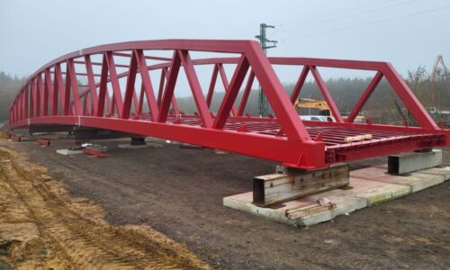 Mesto Malacky osadilo cyklolávku ponad diaľnicu D2. Prepojí Rádek a Na majeri