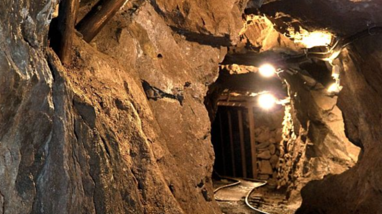 Tvrdou dřinou si vydělali pár krejcarů. ty pak horníkům ze štoly martin zabavily ženy