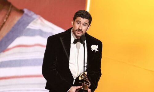 Grammy za album roku dostal rapper Bad Bunny. Radovali se i Billie Eilish či Dalajlama
