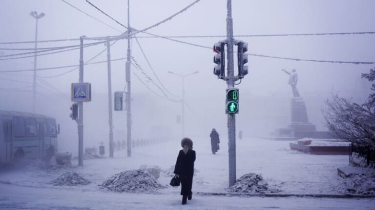 Známý cestovatel zemřel za podivných okolností. jel na kole do nejmrazivější vesnice