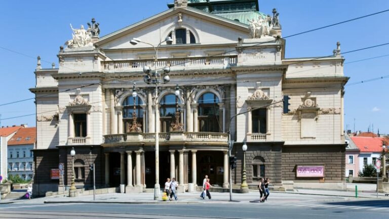 Zemřela jaroslava zamrazilová. emeritní operní sólistka podlehla těžké nemoci