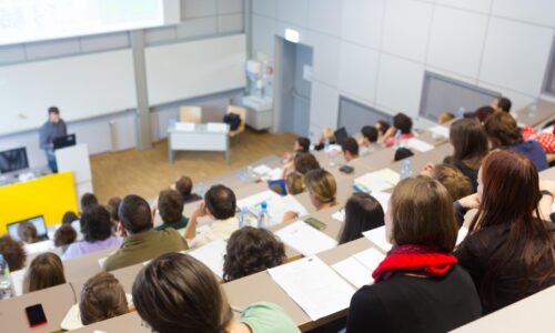 Kto má po škole výhodu a kto naráža. Trh práce sa mení rýchlejšie než kedysi, rozhoduje rýchla adaptácia