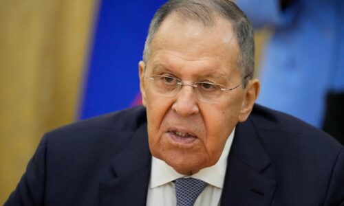 Nátlak na Kubu je neprijateľný, naďalej má podporu Ruska, reaguje Lavrov na hrozby z USA