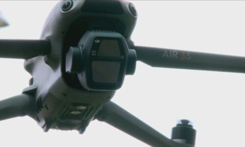 Na základnu polských specialistů spadl neznámý dron. Těsně minul sklad zbraní