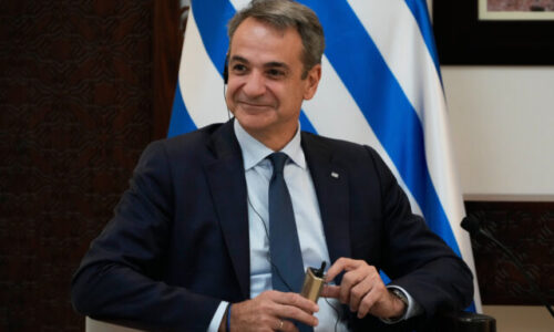 Grécky premiér Kyriakos Mitsotakis vyzval na zrušenie kontroverznej ministerskej imunity