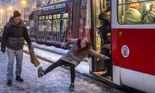 Ledová nálož trápí Česko, platí vysoký stupeň výstrahy. MAPA odhaluje nebezpečí