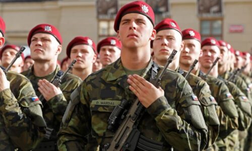 Do bojů by mohli jít i Češi. Útok Ruska na Ukrajinu vyvolá odvetu Západu, slibuje nová dohoda