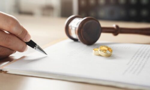 Chaos kvůli změně soudců: Rozvod neplatí, vyslechl si pár z Mazur. Případů mohou být tisíce