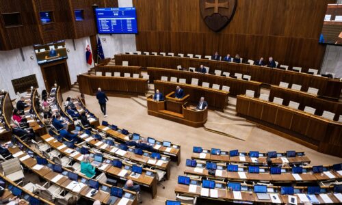 Parlament schválil nový zákon o obchodnom registri, má znížiť administratívnu záťaž