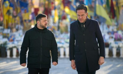 Sirény v Kyjeve zazneli aj počas návštevy šéfa NATO Marka Rutteho