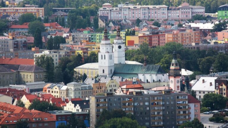 Krnov zasáhla smutná zpráva: náhle zemřel oblíbený ředitel gymnázia a městský radní indrák