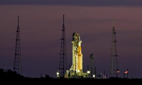 Únik kvapalného vodíka odsúva misiu, pri ktorej poletí posádka k mesiacu