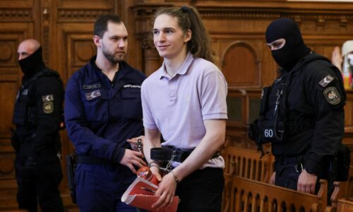 Maďarský súd odsúdil nemeckú aktivistku na osem rokov za útok na neonacistov