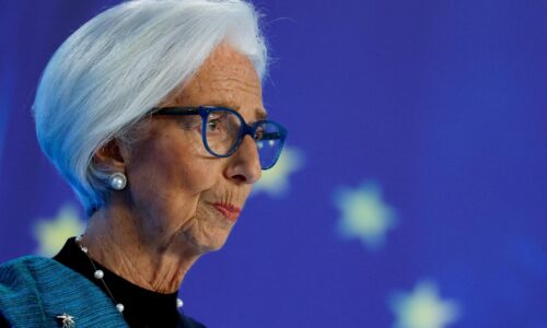 Silné euro môže zadusiť rast skôr, než ECB stihne reagovať