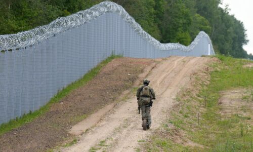 Litovské úrady zakročili proti ľuďom stojacim za pašeráckymi balónmi z Bieloruska