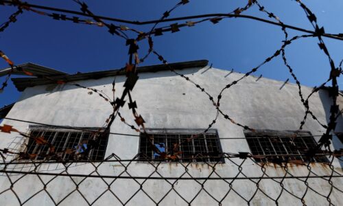 Ruský stand-upový komik dostal za vtipy takmer šesť rokov väzenia, považuje to za zneužitie práva