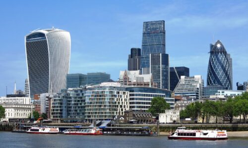 Prístup niektorých veľkých korporácií k umelej inteligencii pripomína novodobý kolonializmus (ROZHOVOR)