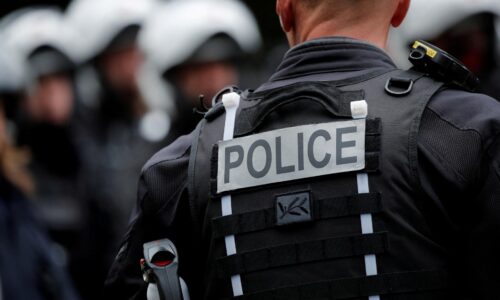 Štátny úradník vo francúzsku na pohovoroch podával ženám lieky a fotografoval ich