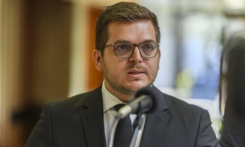 Prokuratúra v prípade darovania stíhačiek odignorovala argumenty rezortu obrany, kritizuje štátny tajomník