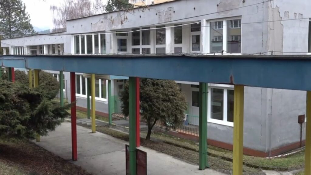 Rozhodne poslanecký zbor