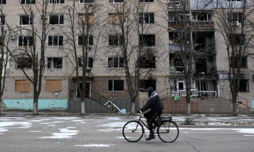 Pri útoku ruského dronu na východe Ukrajiny zahynul manželský pár, Rusi hlásia ostreľovanie Belgorodu