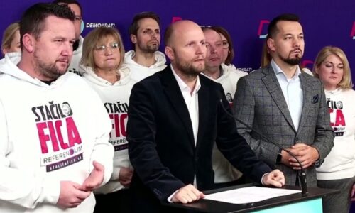 Demokrati chcú poraziť Fica, pod petíciu za vyhlásenie referenda sa podľa Naďa podpísali aj rodinní príslušníci premiéra – VIDEO
