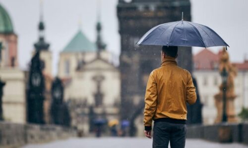 Ponuré počasí se neloučí. Víkend bude zamračený a deštivý, kdy vysvitne slunce?