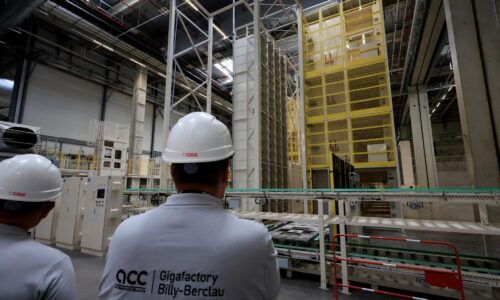 Podnik ACC odkladá plány gigatovární na batérie v Taliansku a Nemecku