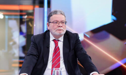 Vláda zatlouká hřebík do rakve NATO, varoval Vondra. Havlíček opáčil „neuvěřitelným švindlem“