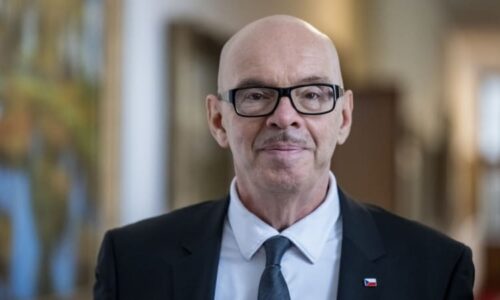 Klempíř za umělci nedorazí, popřál jim hodně zdaru. Žádnou odpověď jsme nedostali, říká Čermák