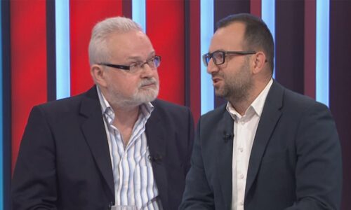 Schmarcz: Válka Babiše s Pavlem? Mokrý sen Motoristů. Kulidakis zmínil házení klacků z Hradu