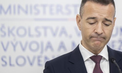 Prihlášky na stredné školy vyvolali rozhorčenie rodičov hneď na štarte. u druckera priznávajú chyby