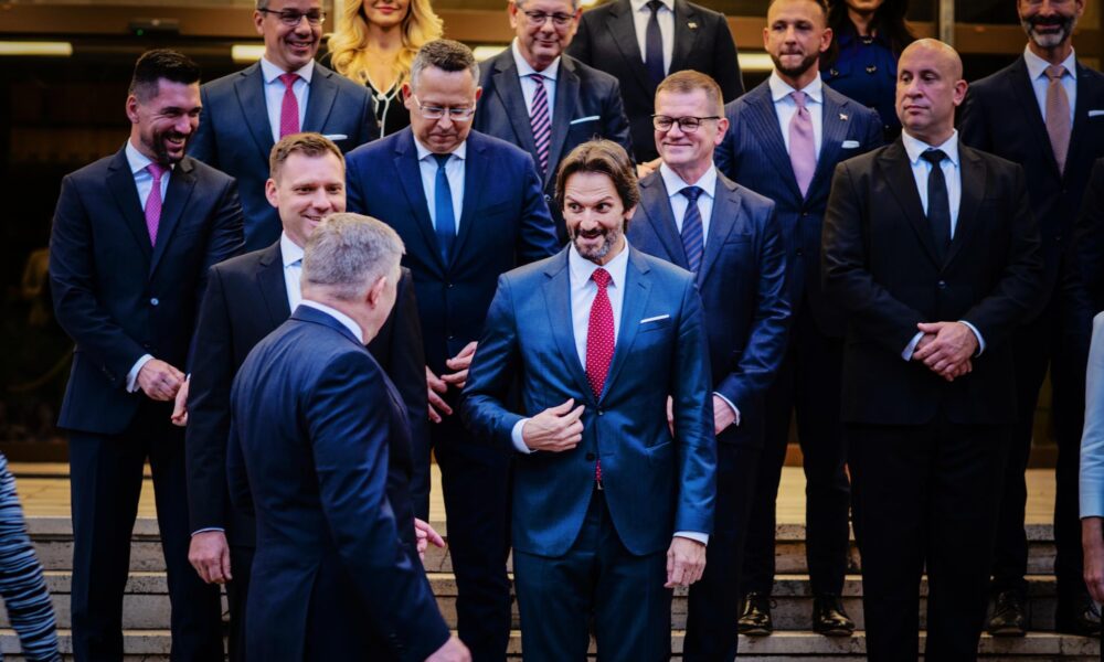 Sedem statočných po slovensky. ochránia ich parlamentní kamaráti?