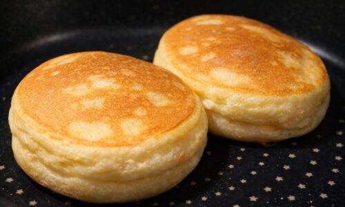 Fluffy Japanese Pancakes in 3 Minutes!