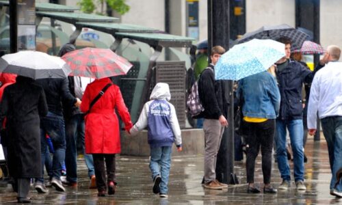 Na Česko se řítí déšť, může i sněžit. RADAR odhaluje, kdy teploty vyletí na 10 °C