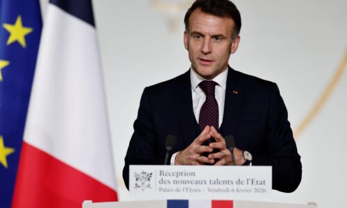 Macron varuje pred napätím s USA, vyzýva EÚ na posilnenie jej moci a vplyvu