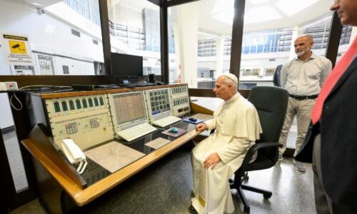 Vatikánsky rozhlas oslavuje 95 rokov siedmimi viacjazyčnými programami