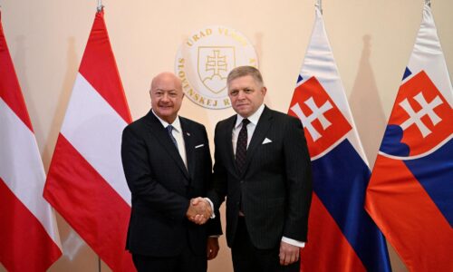 Spoločná tlačová konferencia predsedov vlád slovenska, česka a rakúskeho kancelára