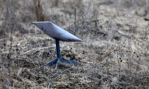 Rusko reaguje na Muskov zákaz: Žiada rodiny zajatých vojakov, aby si zaregistrovali Starlink, tvrdia Ukrajinci
