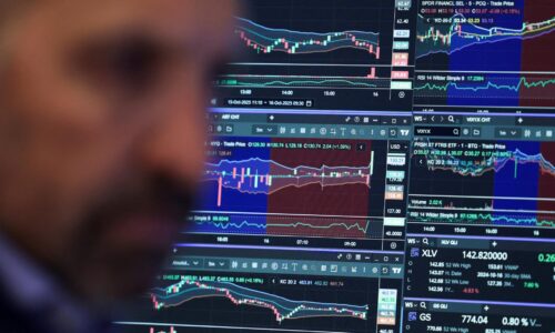 Akcie v USA uzavreli zmiešane, index Dow Jones vyšplhal na nový rekord