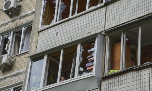 Úder dronu si v Charkovské oblasti vyžádal životy tří batolat. Zásahy hlásí i Rusko