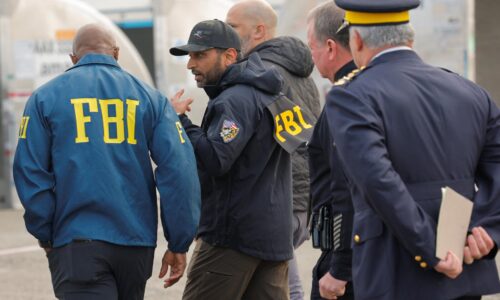 Pri streľbe na škole a v dome v Kanade zahynulo desať ľudí